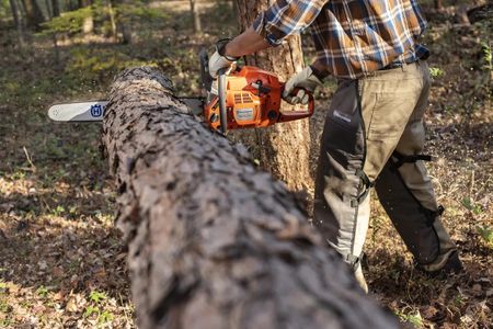 Husqvarna 460 Chainsaw with 60cc Engine & 24 Bar/Chain