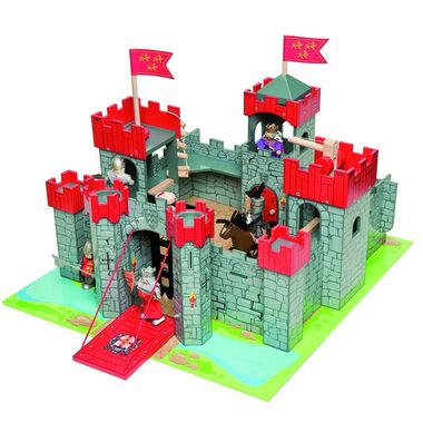 Le Toy Van Lionheart Castle by Hotaling