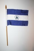 1 NICARAGUA NATIONAL COUNTRY 4" X 6" SMALL STICK FLAG ON 10" POLE .. NEW