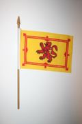 1 SCOTLAND LION RAMPANT NATIONAL COUNTRY 4" X 6" SMALL STICK FLAG ON 10" POLE . NEW