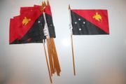 12 PAPUA NEW GUINEA NATIONAL COUNTRY 4" X 6" SMALL STICK FLAGS ON 10" POLE .. NEW