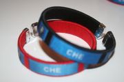 2 CHE GUEVARA CUBA LEGEND FLEXIBLE METAL NYLON BRACELETS ... CHOOSE BETWEEN RED & BLACK COLOR ... NEW