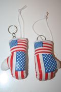 2 USA COUNTRY FLAG PAIR OF MINIATURE BOXING GLOVES KEYCHAINS .. NEW