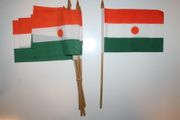 6 NIGER NATIONAL COUNTRY 4" X 6" SMALL STICK FLAGS ON 10" POLE.. NEW