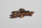 ANAHEIM DUCKS NHL HOCKEY LOGO METAL PIN ... NEW
