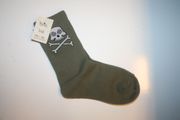BOYS KIDS CHILDS YOUTHS SKULL & CROSS BONES BROWN SOCKS .. SIZE 13-3 .. AGES 8 -10 YEARS OLD .. NEW
