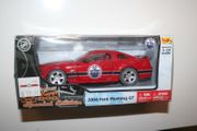 EDMONTON OILERS NHL HOCKEY DIE CAST 2006 FORD MUSTANG GT 1:24 SCALE SPECIAL EDITION BY TOP DOG .. NEW