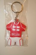 ENGLAND RED SOCCER JERSEY FOOTBALL KEYCHAIN .. NEW