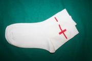 ENGLAND ST GEORGES CROSS COUNTRY FLAG PAIR OF WHITE HIGH QUALITY DRESS SOCKS ... 2 SIZES AVAILABLE ... MEN'S & WOMEN'S ... NEW IN PACKAGE