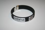 JUVENTUS SOCCER FOOTBALL BLACK FLEXIBLE BRACELET WRISTBAND.... NEW