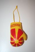 MACEDONIA COUNTRY FLAG HIGH QUALITY MINIATURE BOXING GLOVE FOR CAR AUTOMOBILE ... NEW