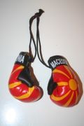 MACEDONIA PAIR OF COUNTRY FLAG MINIATURE BOXING GLOVES ... NEW