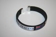 NEW ZEALAND BLACK COUNTRY FLAG FLEXIBLE C BRACELET WRISTBAND ... FIFA WORLD CUP .. NEW