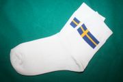 SWEDEN PAIR OF WHITE COUNTRY FLAG WOMENS HIGH QUALITY DRESS SOCKS .. NEW IN PACKAGE
