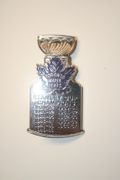 TORONTO MAPLE LEAFS NHL STANLEY CUP CHAMPIONS METAL PIN .. NEW