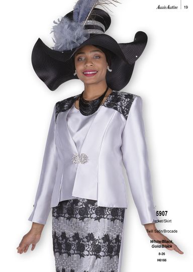 Aussie Austin <br> (Fall & Winter 2025) <br> AA5907 <br> <br> White/Black  <br>   Gold/Black <br> 8 10 12 14 16 18 20 22 24 26<br><br>Jacket/Skirt <br> Twill Satin/Brocade