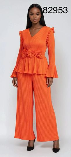 For Her <br> (2026) <br> FH82953 <br> <br> Orange <br> One-Size<BR><BR>Pleated Peplum Pant Set with Floral Waist Detail