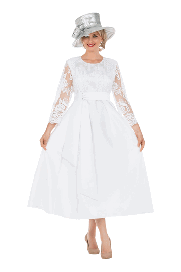 Giovanna <br> (2026) <br> GVD1693 <br> <br> White <br> 8 10 12 14 16 18 <br> 16w 18w 20w 22w 24w 26w 28w<br><br>Graceful White Lace Sleeve Tea-Length Occasion Dress