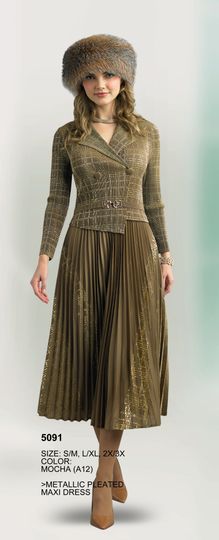 Lily & Taylor <br> (Fall/Holiday 2025 Vol. 132) <br> LT5091 <br> <br> Mocha <br> S/M L/XL 2X/3X<BR><BR>Metallic Pleated Maxi Dress