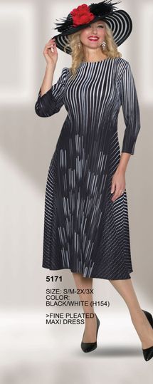 Lily & Taylor <br> (Volume 133) <br> LT5171 <br> <br> Black/White <br>  S/M L/1x 2X/3X <BR><BR> Fine Pleated Maxi Dress