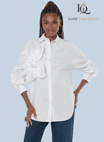 Love The Queen <br> (Fall/Holiday 2025) <br> LTQ17629 <br> <br> WHITE <br>S/M  L/XL  1X/2X<BR><BR>Tunic