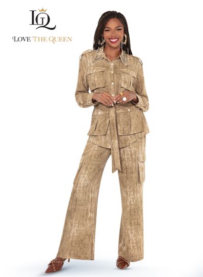 Love The Queen <br> (Fall/Holiday 2025) <br> LTQ17642 <br> <br> KHAKI <br> S M L XL 1X 2X<BR><BR>2pc. Top & Pant Set