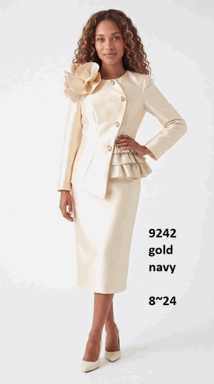 Lusso <br> (Fall/Winter 2026) <br> LU9242 <br><br>Gold  <br>  Navy <br> 8 10 12 14 16 18 20 22 24<br><br>Silky twill skirt suit w/ruffle peplum & flower brooch