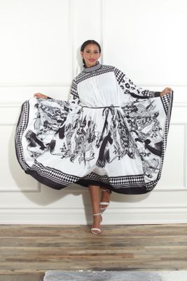Luxe Moda <br> (Fall/Holiday 2025) <br> LM-472 <br> <br> White/Black <br> ONE SIZE<br> <br> Dress