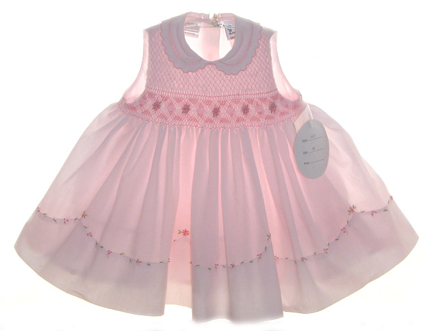 SARAH LOUISE -  Smocked Peter Pan Collar With Flower Detail Dress - Pink