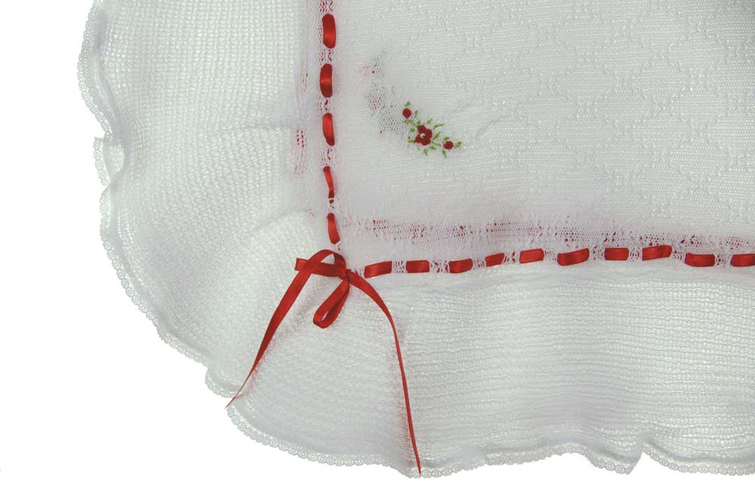 Will'Beth white blanket with red embroidery,white blanket with red