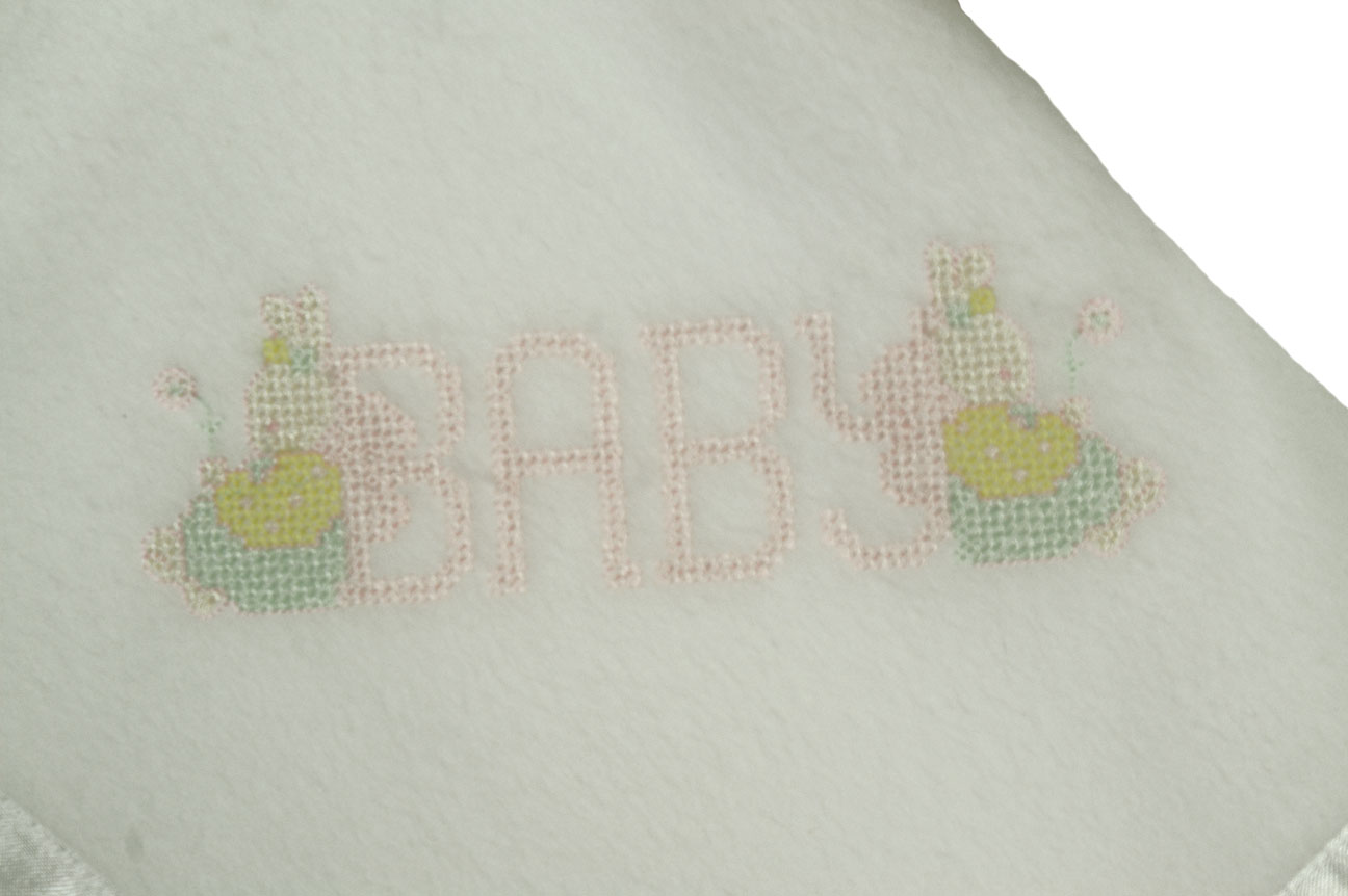 Will'Beth white fleece blanket with Baby embroidery,white fleece