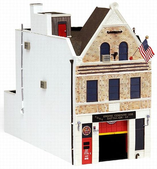 Code 3 FDNY Firehouse Engine Co. 235 (13100)