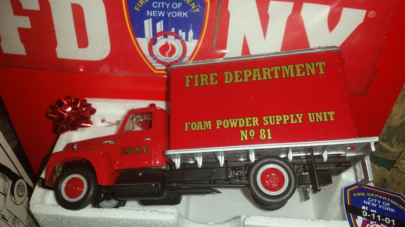 First Gear FDNY Foam Powder 1957 Int. Dry Goods Van 1/34th Scale 191081