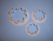 FMM Carnations Cutter Set of 3  (CutCar)