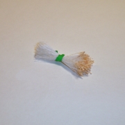 Sparkle Spider Silk Stamens, Cream Tips & White Stems