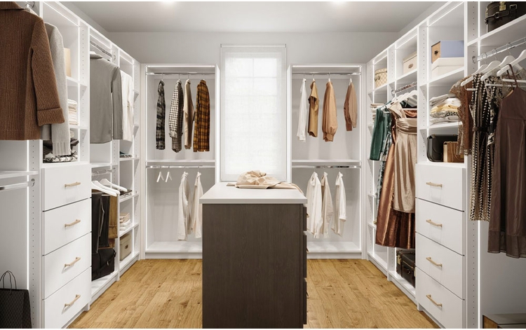 Harbor White Closet