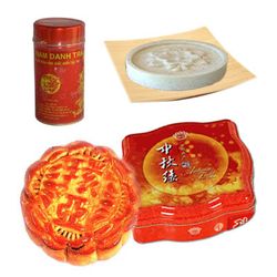 2 Large moon cake and Tea