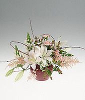 Centerpiece arrangement of light colors
