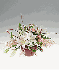 Centerpiece arrangement of light colors
