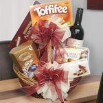 Hamper with Wine 