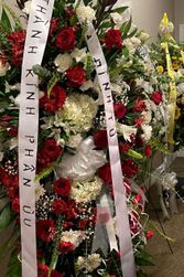 Large Red and White Hoa Sympathy