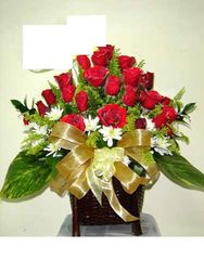 Red rose basket