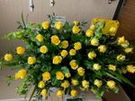Florist Vietnamese Hoa Quang Tai (Casket )143 Yellow Roses