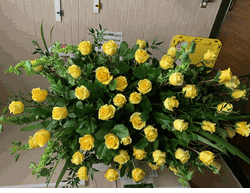 Florist Vietnamese Hoa Quang Tai (Casket )143 Yellow Roses