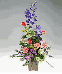 Table arrangement in vivid colors.