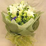 white liles bouquet