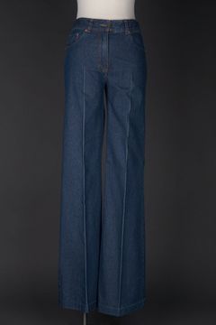Highwaisted Dark Wash Jean