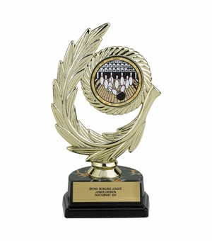 07-1/4 INCH WREATH TROPHY, HOLDS MEDALLION INSERT