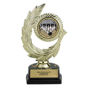 07-1/4 INCH WREATH TROPHY, HOLDS MEDALLION INSERT