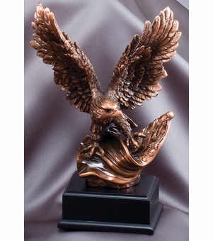 10 INCH ELECTROPLATED ANTIQUE BRONZE AMERICAN EAGLE FLAG TROPHY ON BLACK BASE